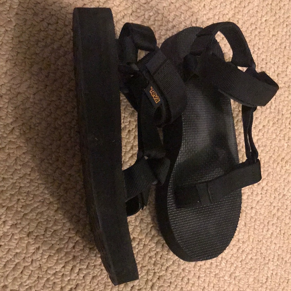 Teva Women’s Sandals-hardly worn! Excellent condition. Smoke and pet free home.